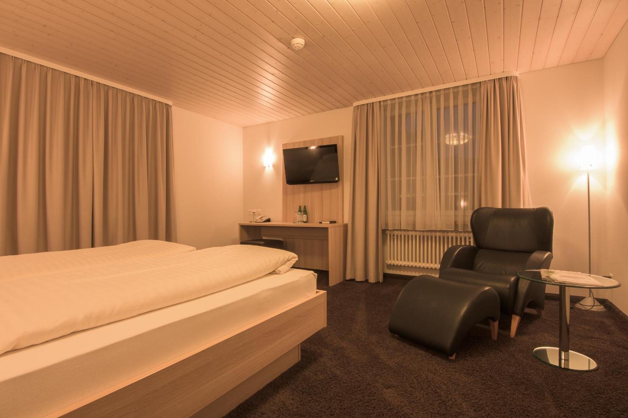 Hotel Zum Goldenen Kreuz Фрауэнфельд Номер фото